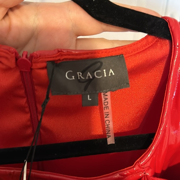 NWT GRACIA FAUX LEATHER RED PEPLUM SLEEVELESS TOP LARGE - Picture 8 of 13